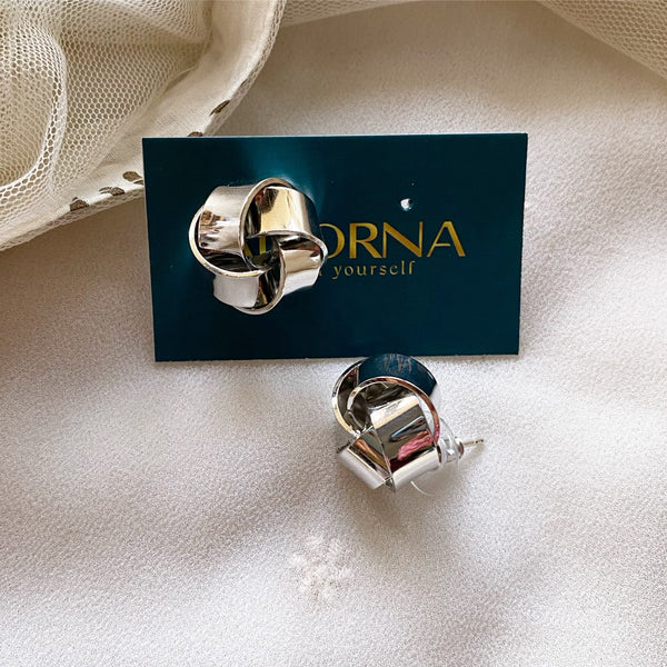 Ribbo studs - Adorna