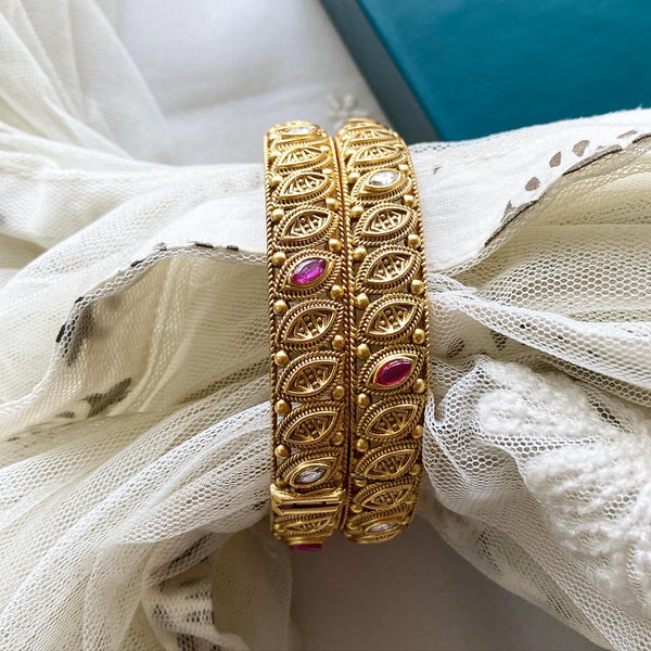 Matte slant pattern bangles - Adorna