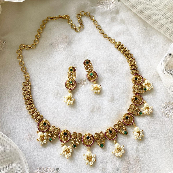 Antique matte matte pearl drops short set - Adorna