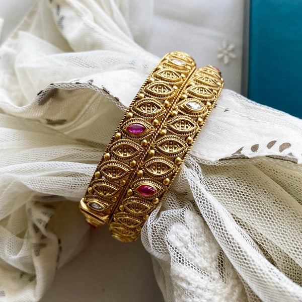 Matte slant pattern bangles - Adorna