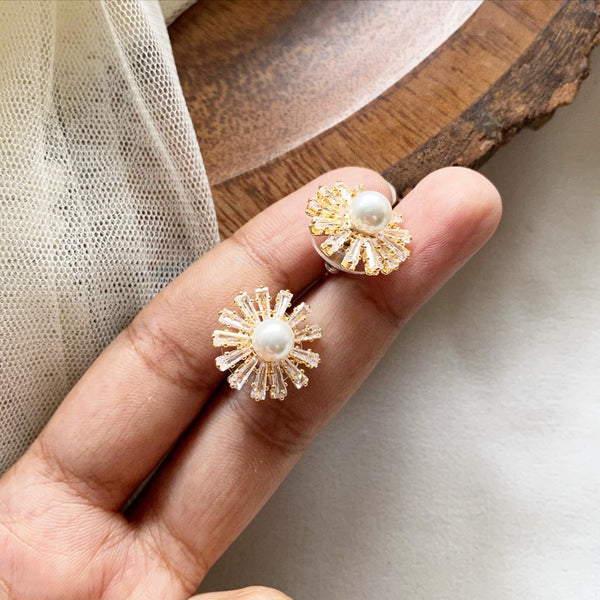 Western Pearl flower Studs - Adorna