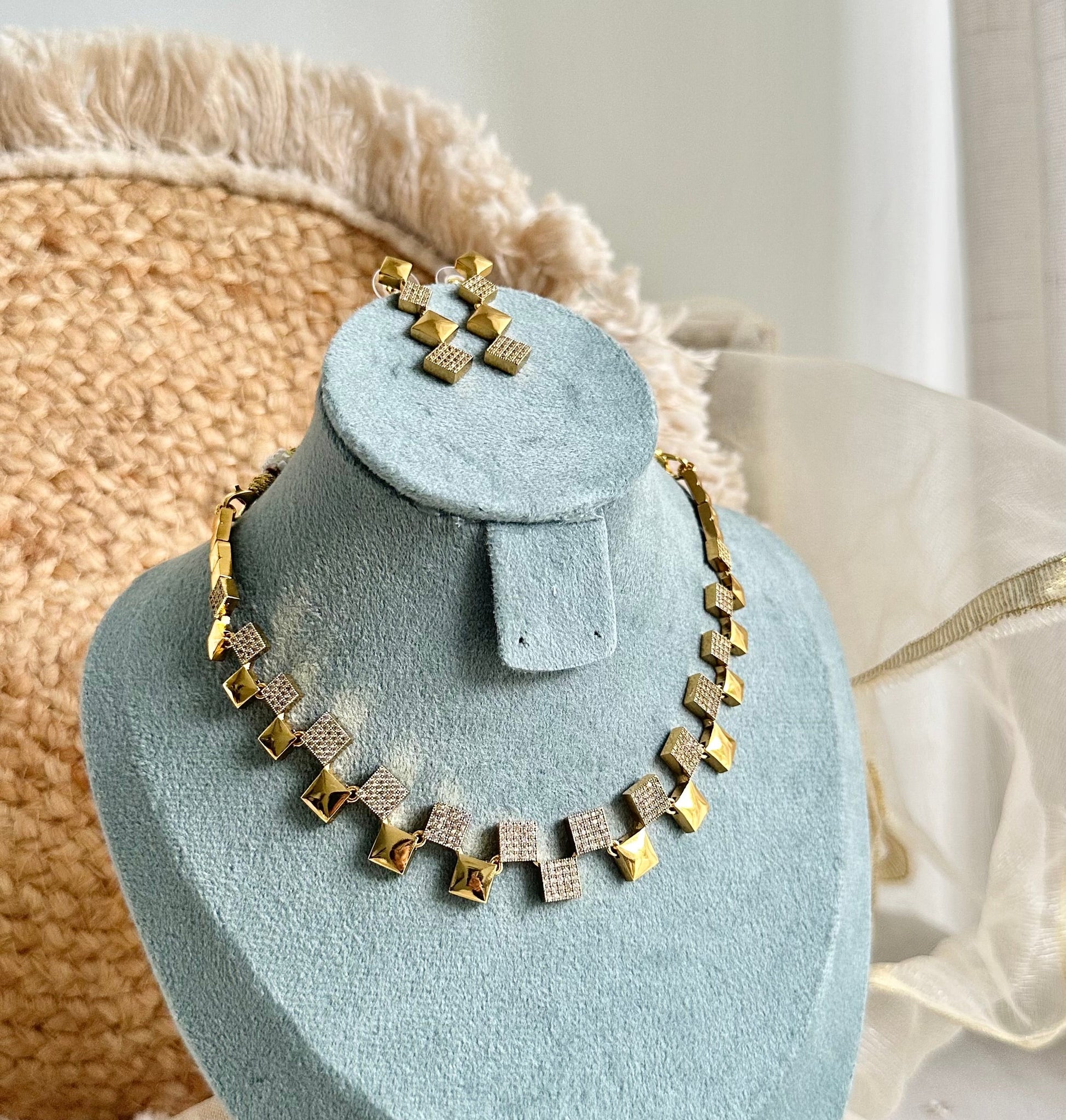 Squares march short set