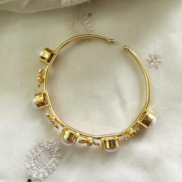 Floral bloom gold bracelet - Adorna