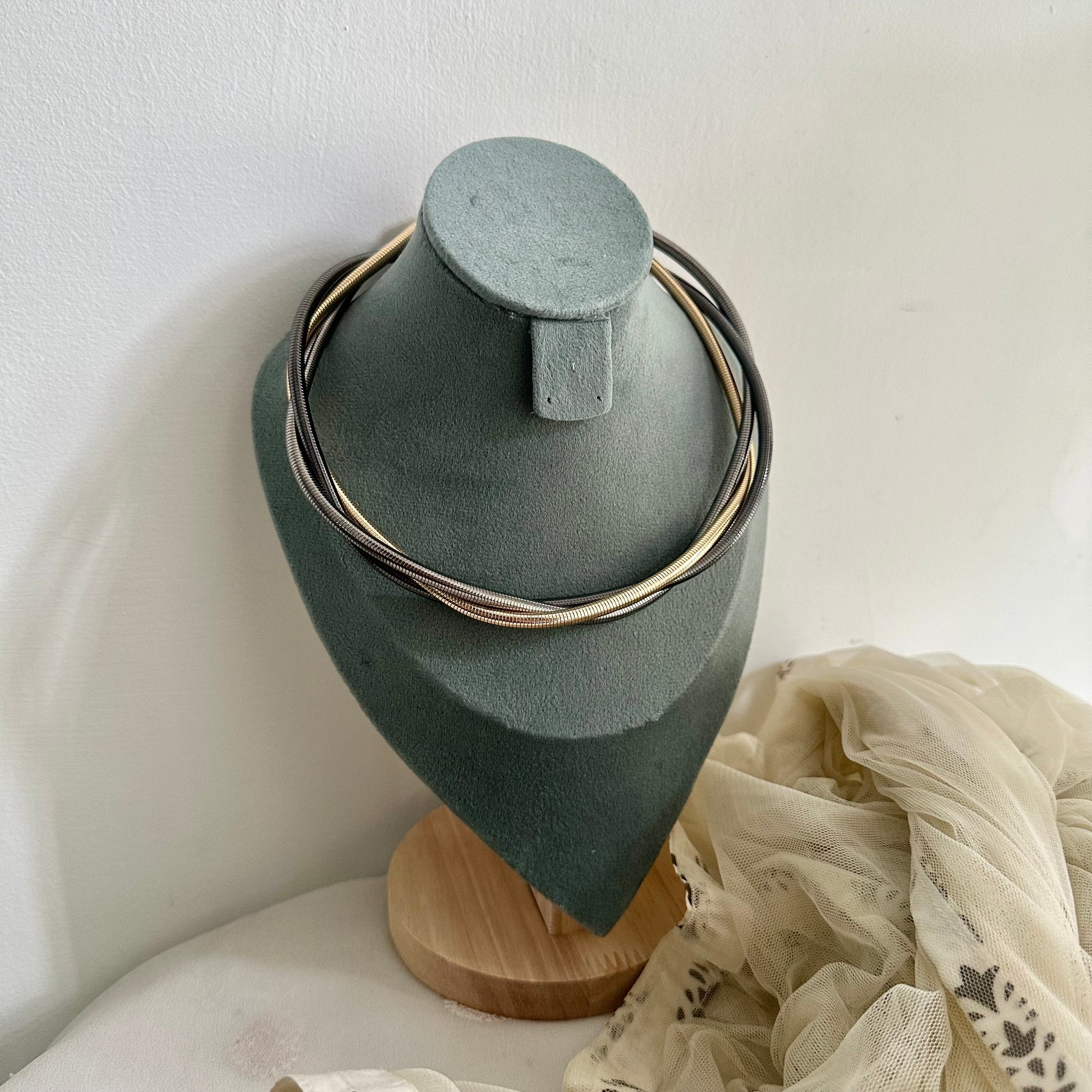 3 tone twisted necklace