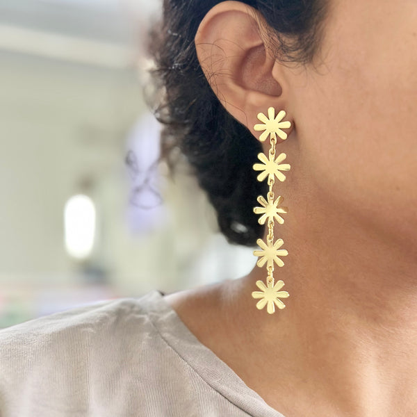Flower chain dangler earrings