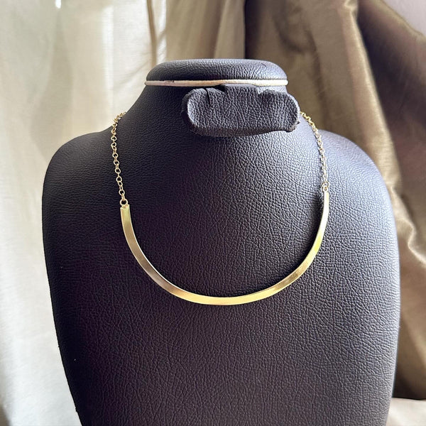 Contemp sleek curve neckpiece - Adorna