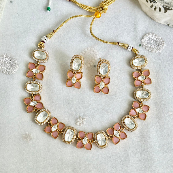 Antique Clover kundan necklace - Baby Pink