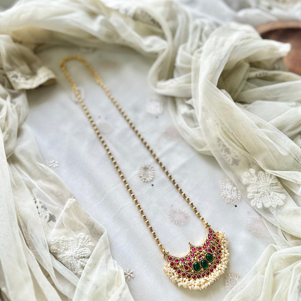 Nithra Ruby-Green - Kemp Half moon pendant chain