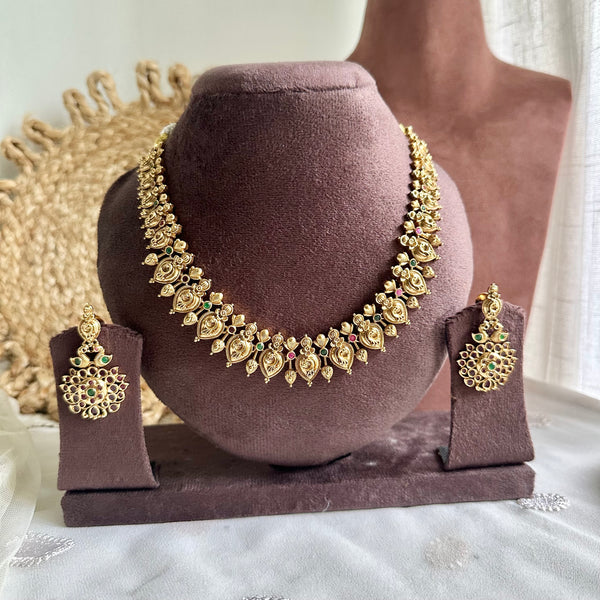 Matte Kemp Peacock in Pointed Paisley short set