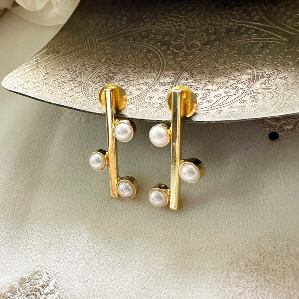 Pearl ladder earrings