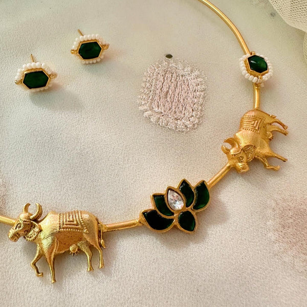 Turquoise gold Bull-Lotus kundan hasli set - Full Green