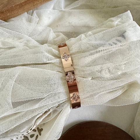 Rose gold Clover spots openable bracelet