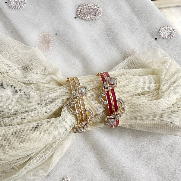 Entwined leaf bracelet