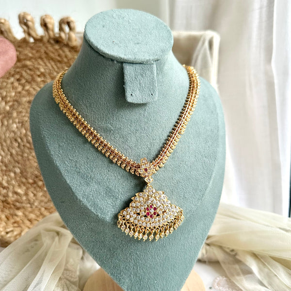 Ruby White Paisley attigai