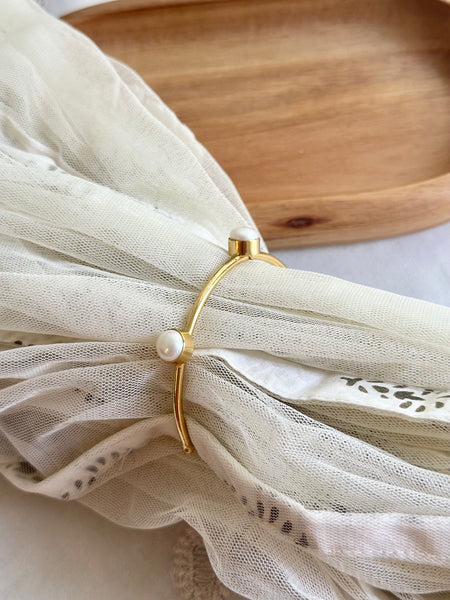 Matte pearl bangle