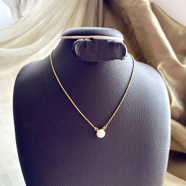 Pearl pendant neckpiece
