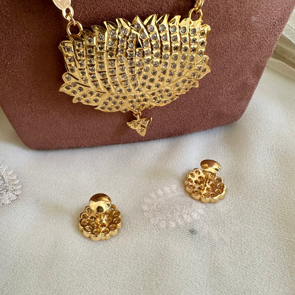 Traditional Long gold beaded mala set (screw type earrings)