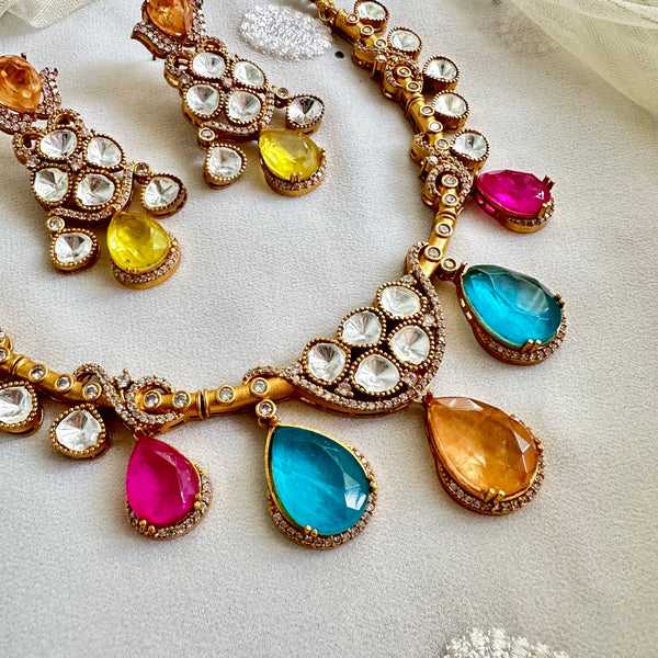 Antique multi-color tear drops short set
