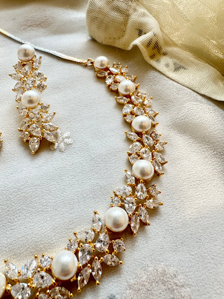 Gold AD Leaf bunch pearl neckset