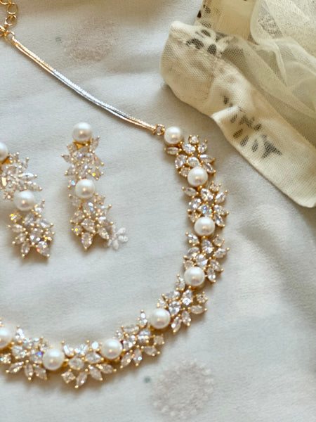 Gold AD Leaf bunch pearl neckset