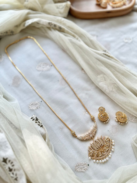 Gold AD Lotus pendant chain with jumkhas