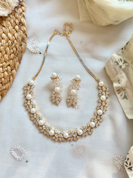 Gold AD Leaf bunch pearl neckset