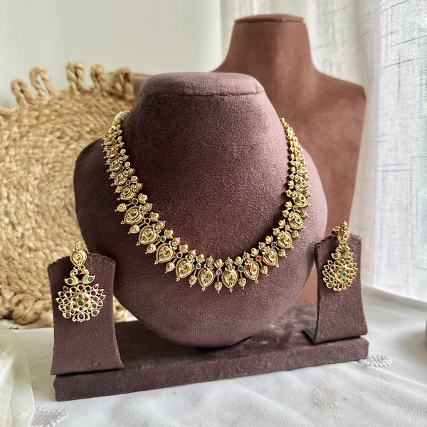 Matte Kemp Peacock in Pointed Paisley short set