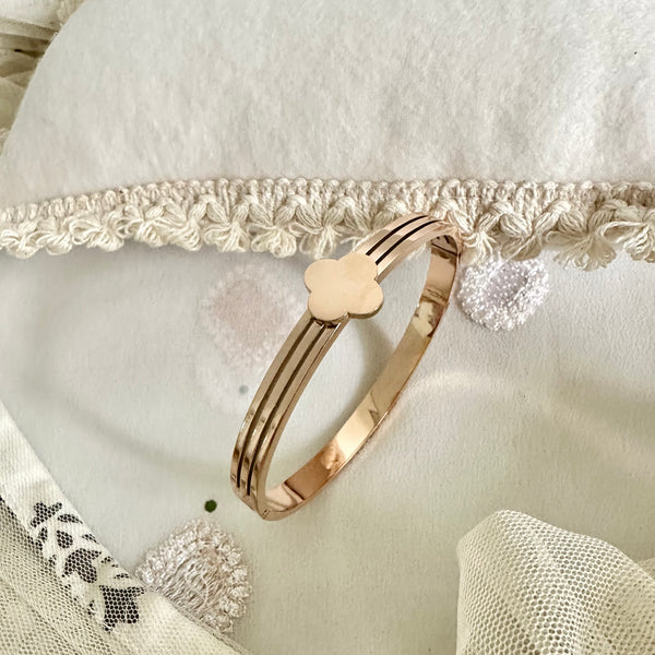 Rose gold center soft clove openable bracelet