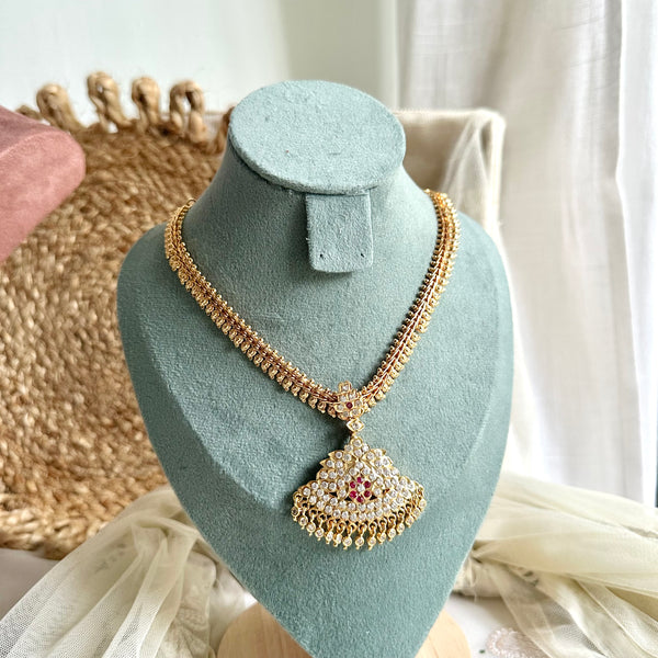 Ruby White Paisley attigai