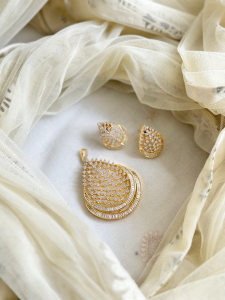 Gold AD tear drop leaf pendant set (no chain)