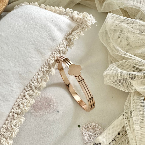 Rose gold center soft clove openable bracelet