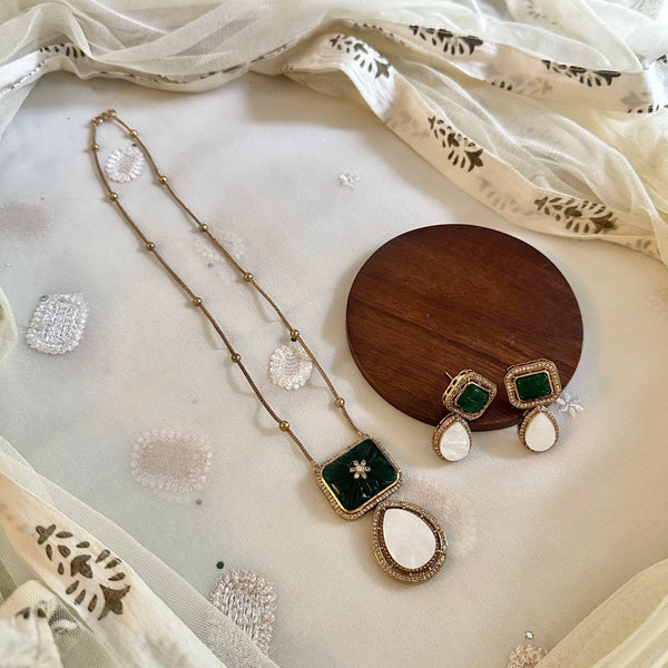 Rectangle carved stone tear drop pendant set - Green