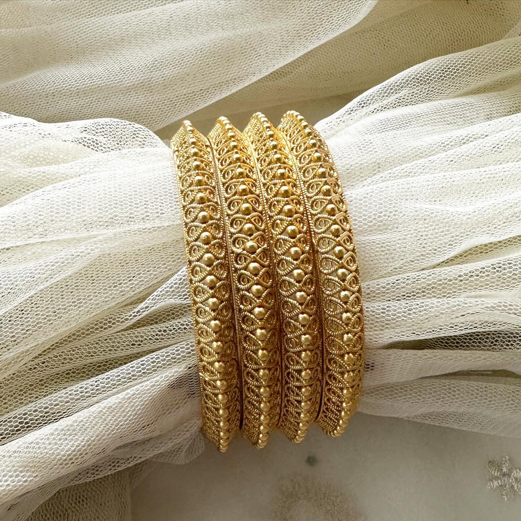 4 Bangles Pattern Matte pattern dot bangles - set of 4 - Adorna