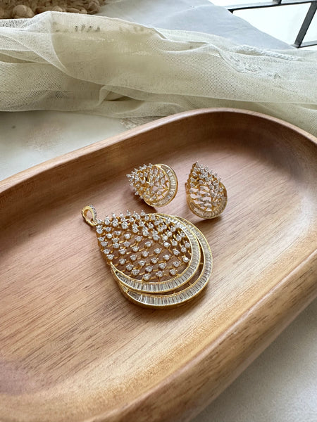 Gold AD tear drop leaf pendant set (no chain)