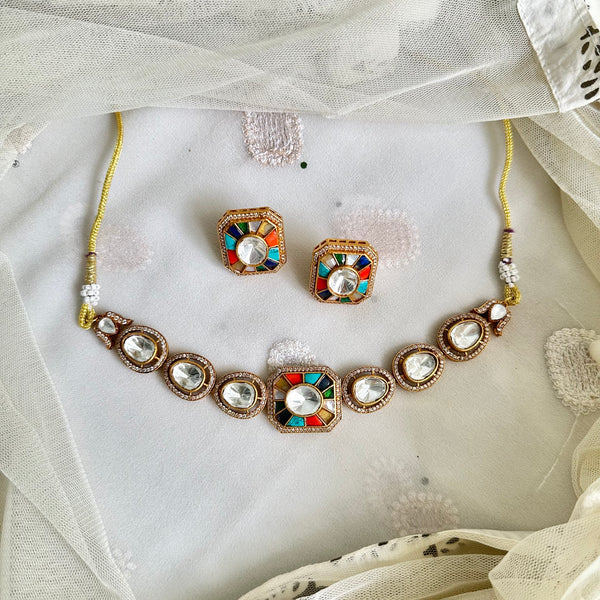 Antique Rectangle grid dollops choker/short set