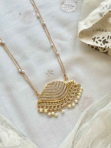 Gold AD Sangu pearl chain (no earrings)