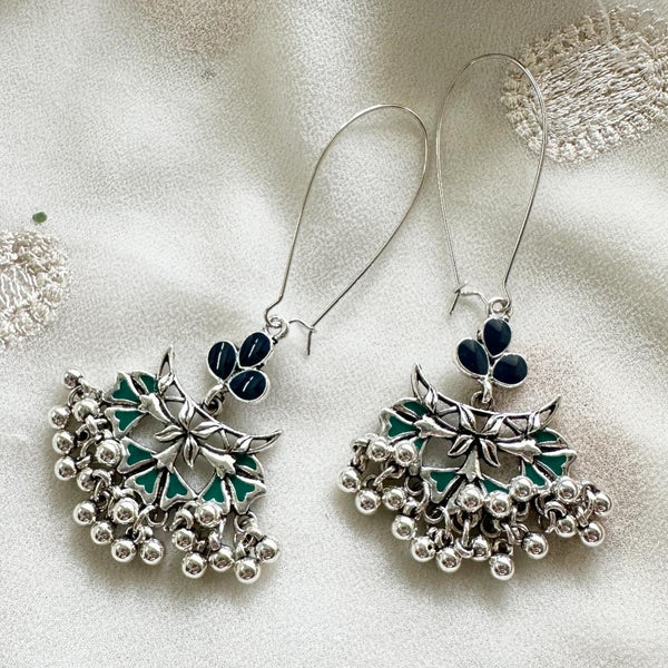 Petal clover hoop style earrings