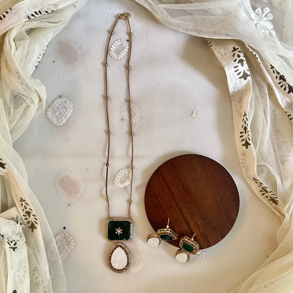 Rectangle carved stone tear drop pendant set - Green