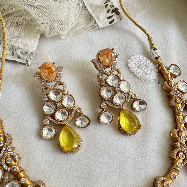 Antique multi-color tear drops short set