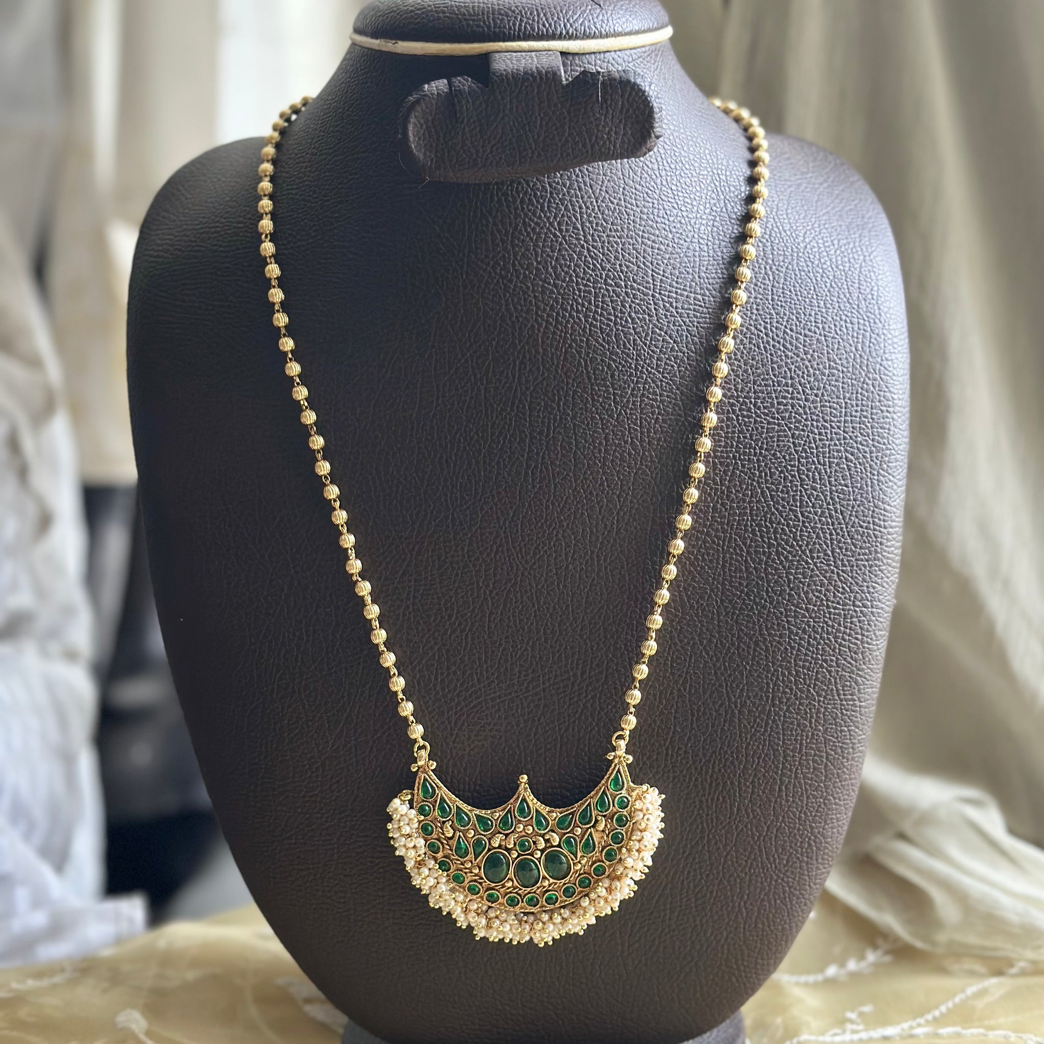 Nithra Green - Kemp Half moon pendant chain