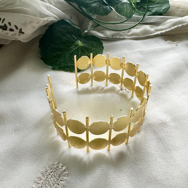 Valiente Gold cuff bracelet/bangle - Adorna