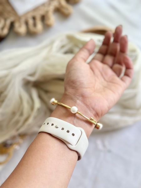Matte pearl bangle