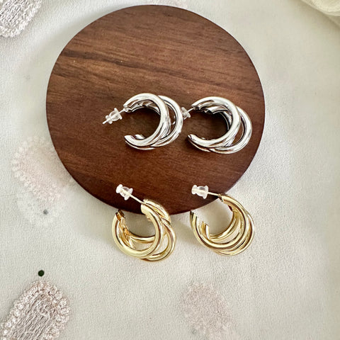 Triple hoops ear studs