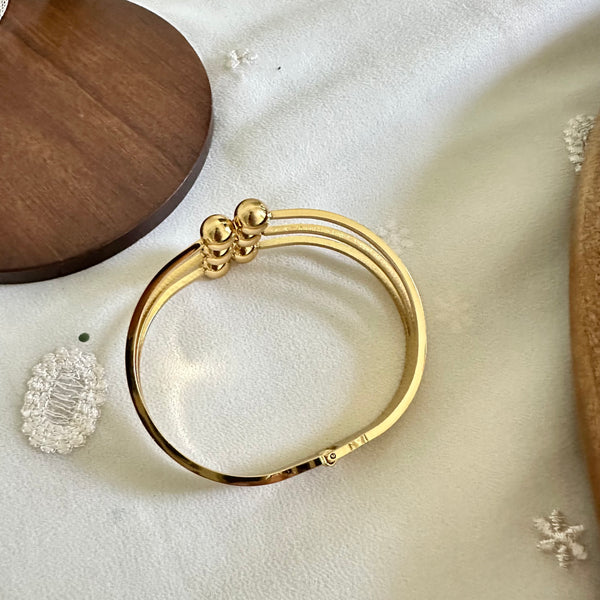 Gold Meeting spheres bracelet