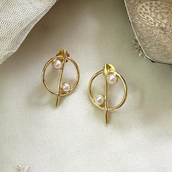 Pearl percentage much stud earrings - Adorna