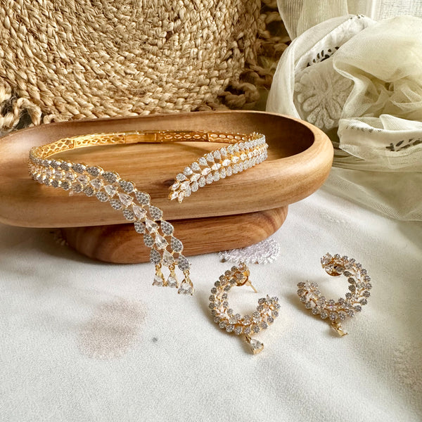 Dew drops extended front open choker set