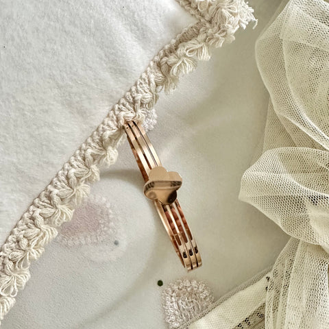 Rose gold center soft clove openable bracelet