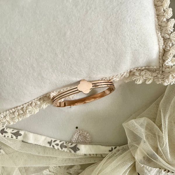 Rose gold center soft clove openable bracelet