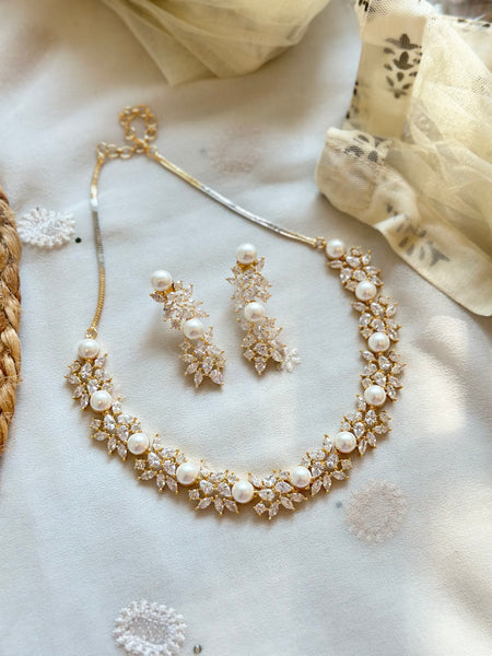 Gold AD Leaf bunch pearl neckset