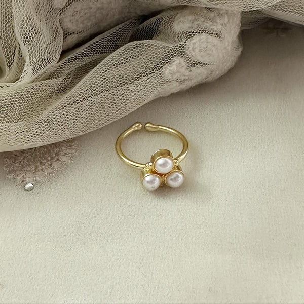 Contemp Trio pearl ring - size adjustable - Adorna
